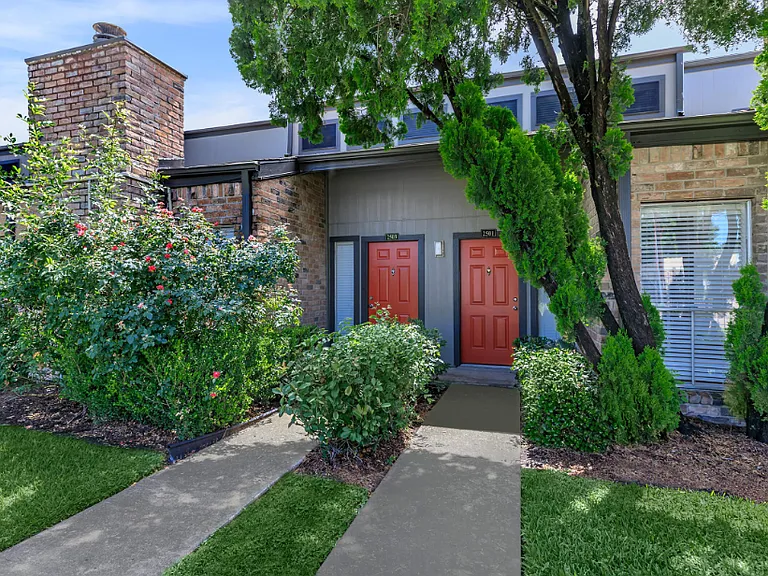 4800 Lamonte Ln — Photo 10