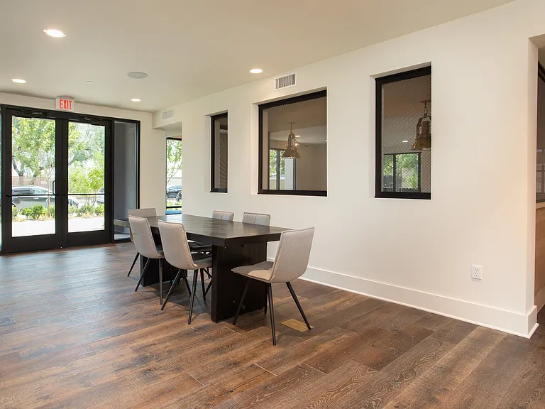 Lakeside Drive Apartments — Photo 25