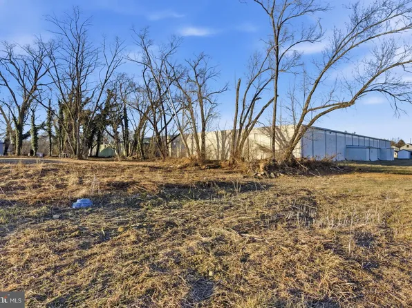 Winchester Ave, Martinsburg, WV 25405