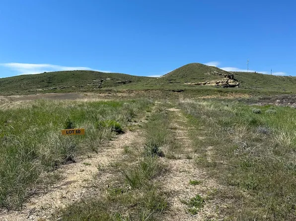 10 John Butler Dr, Glenrock, WY 82637