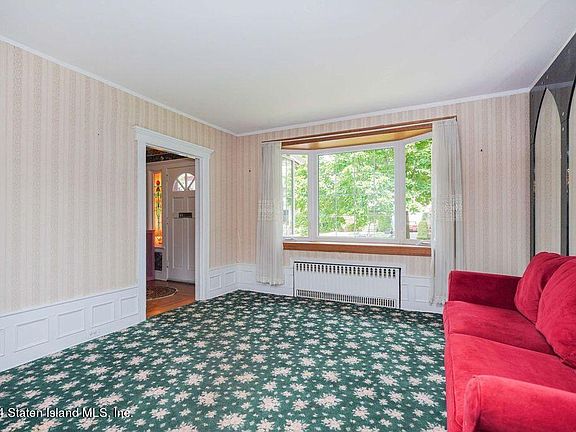 5th image of 104 Delafield Ave