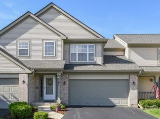 565 Lancaster Cir, Elgin, IL 60123