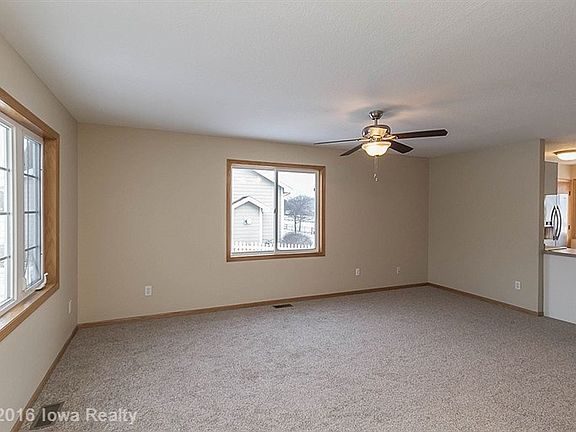 3rd image of 3478 Glenwood Dr