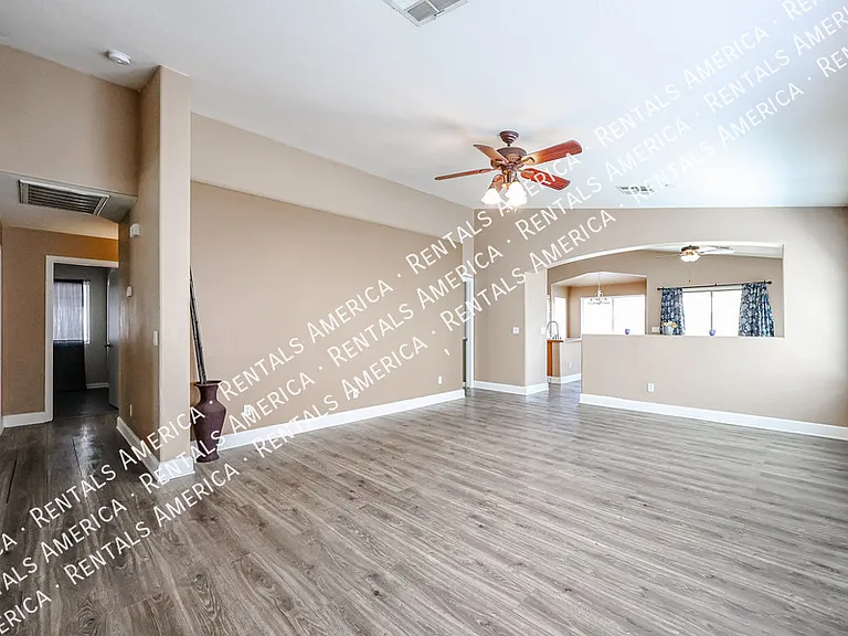 15827 W Yavapai St — Photo 7