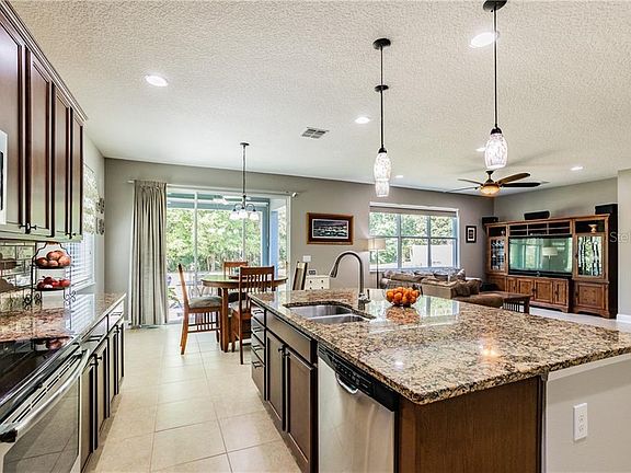 4th image of 340 Terrace Wood Dr