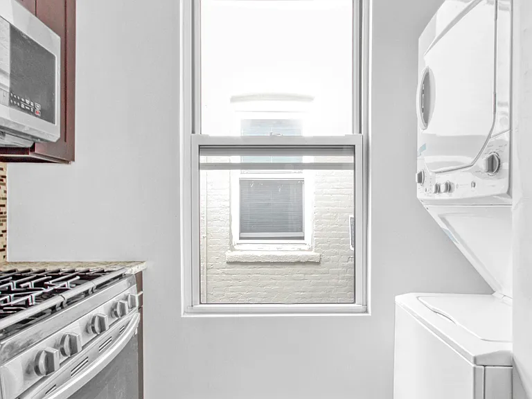 327 Midwood St #2A — Photo 18