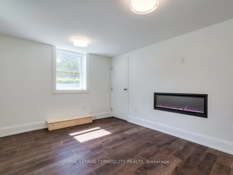 674 Eglinton Ave E #LOWER — Photo 15
