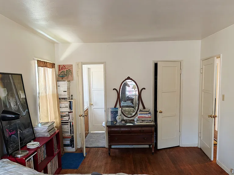 2320 Oregon Ave — Photo 4