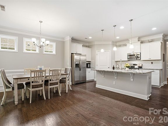 3rd image of 2444 Seagull Dr