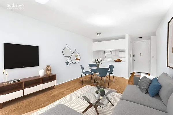 Sold by Sotheby's International Realty | media 3