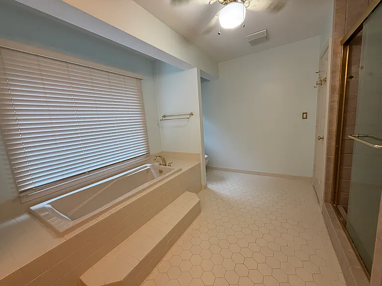 5206 Meadow Creek Dr — Photo 8