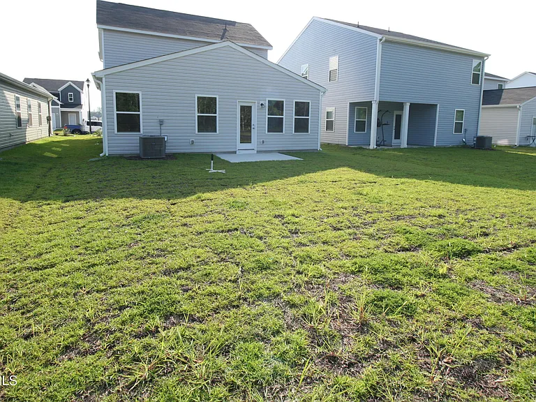 1095 Hanson Dr — Photo 31