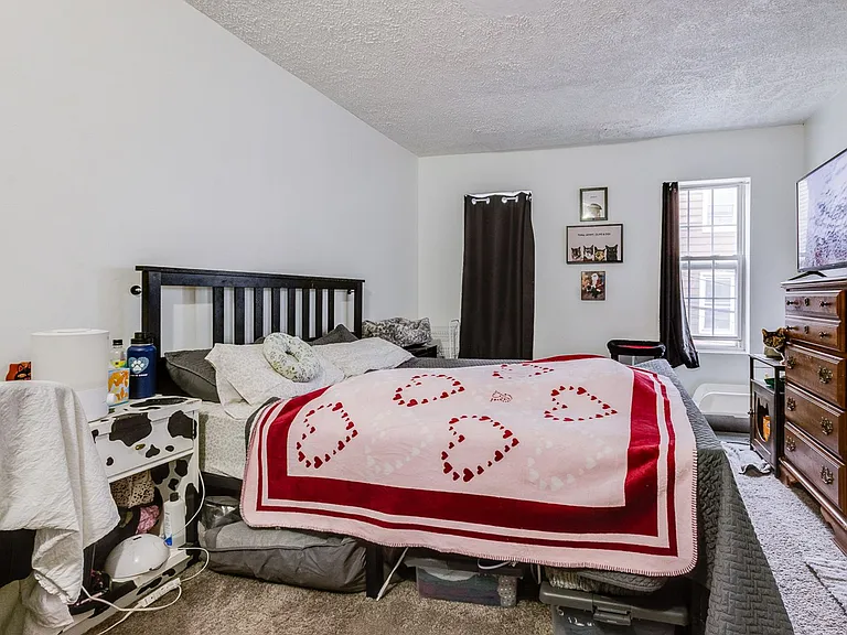 2013.5 Gregory St — Photo 9