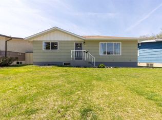1016 E 30th St S, Lethbridge, AB T1K 2Y3