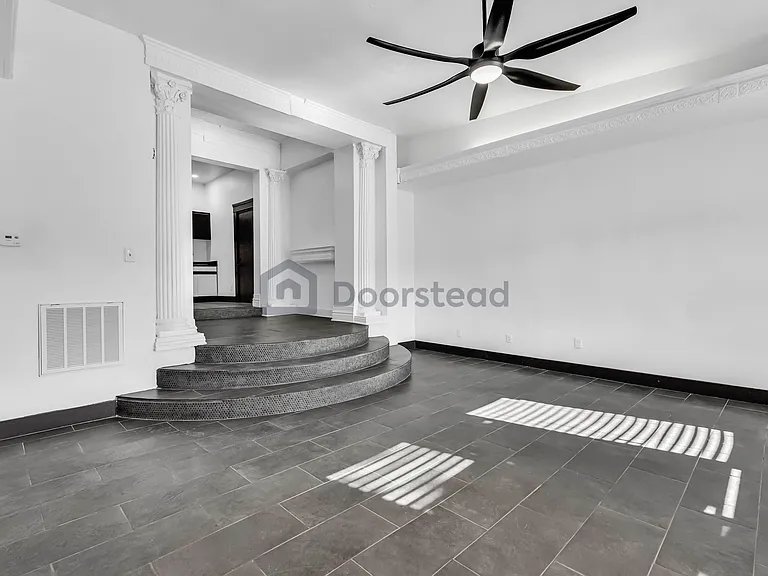 1803 E Yandell Dr — Photo 6