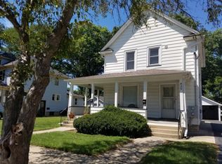 425 Elizabeth St, Batavia, IL 60510