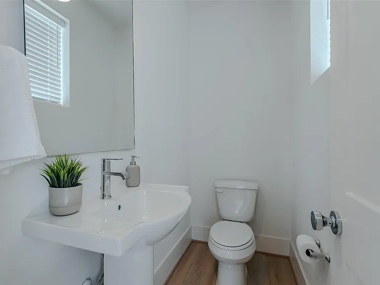 862 Paul Quinn St #B — Photo 32