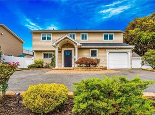 2533 Riviera Ln, Bellmore, NY 11710