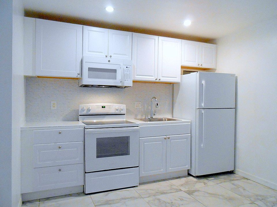 2nd image of 519 S M Street