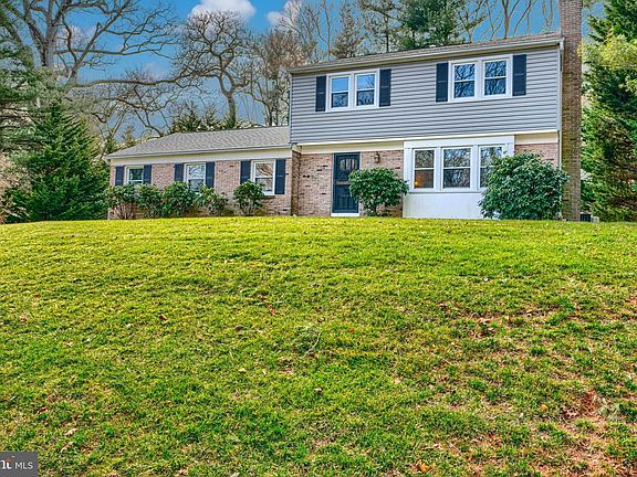 2nd image of 1202 Vermont Rd