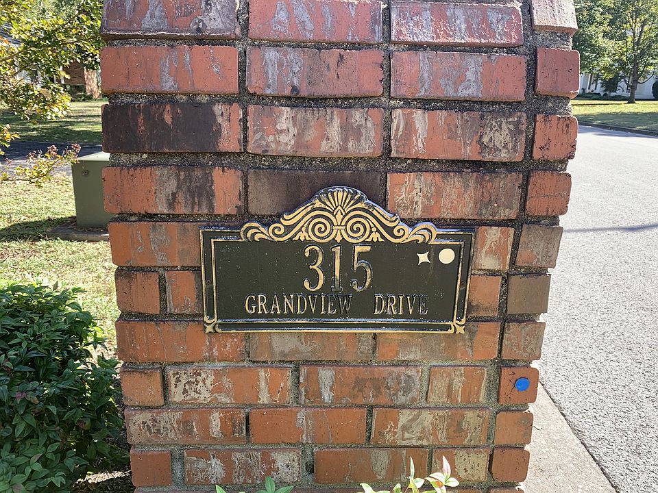 2nd image of 315 Grandview Dr