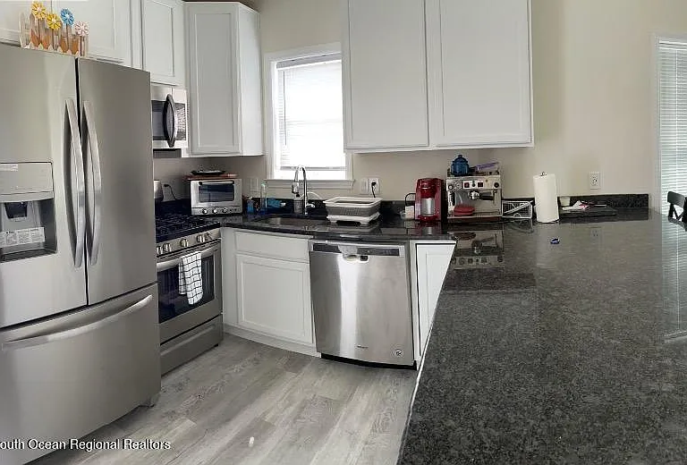 121 W Tide Way — Photo 16