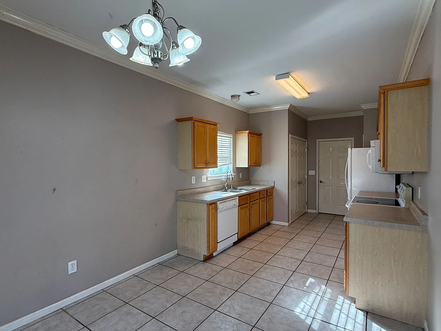 3 bed, 1512 sqft, $1,549 — Photo 4