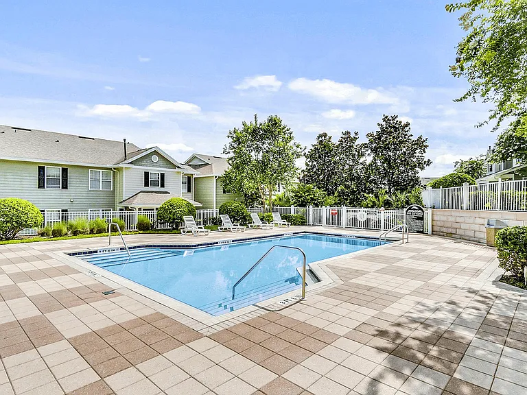 Cambridge Cove and Kathleen Pointe Apartment Homes — Photo 43