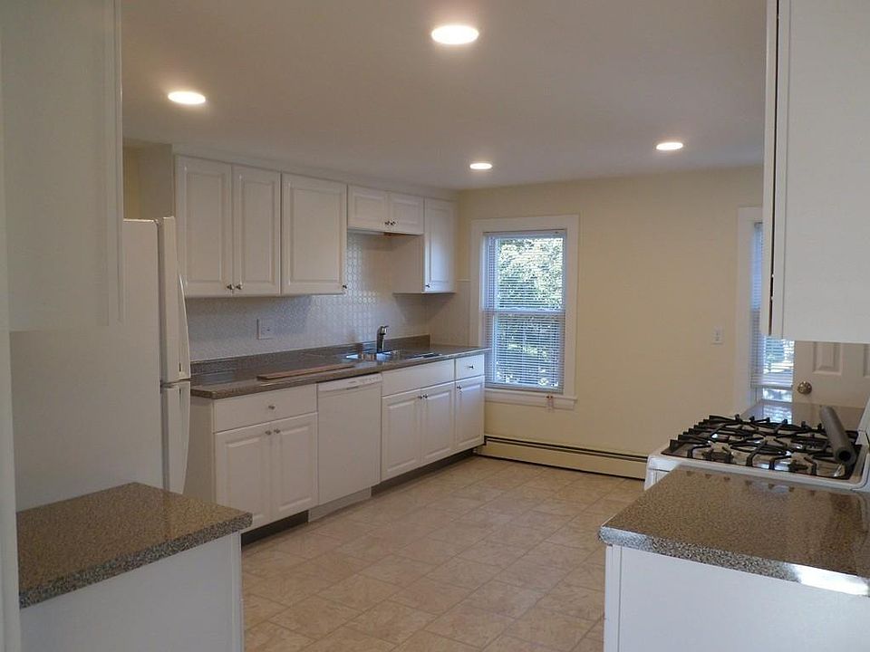 1st image of 2 Evergreen St APT 6