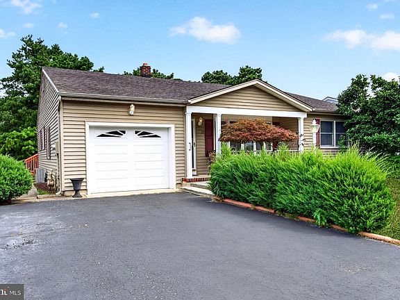2nd image of 33 Auburn Rd
