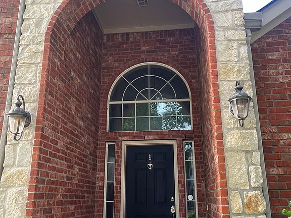 2nd image of 613 Memorial Hill Way