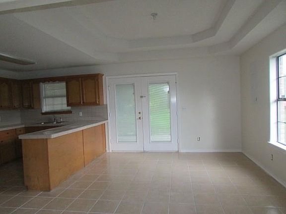 3rd image of 10915 Chapa Dr