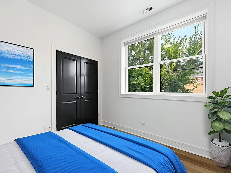 3902 S Lake Park Ave #2 — Photo 14