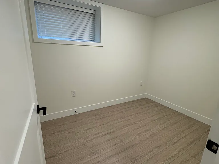 1334 E 35th Ave #2 — Photo 5