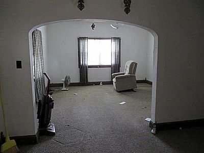3rd image of 127 N Main St