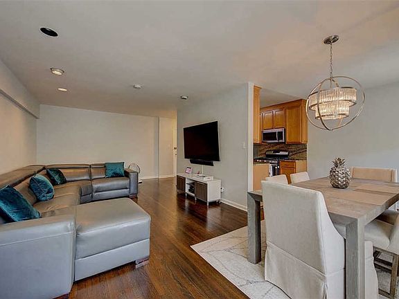 5th image of 162-21 Powells Cove Blvd #3E