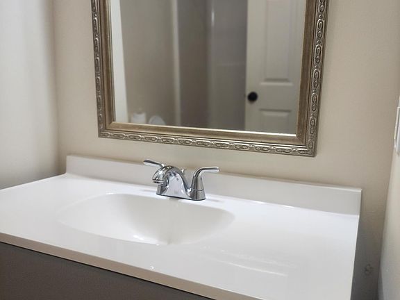 5th image of 2201 Lehman St #7