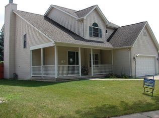 885 Love St, Elk Grove Village, IL 60007