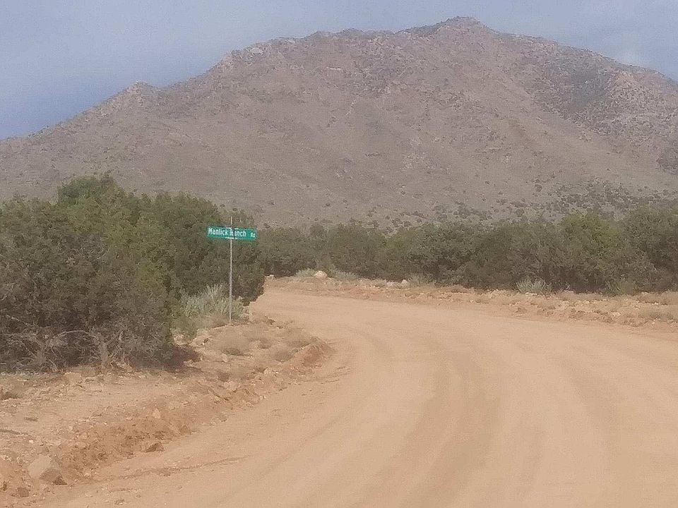 2nd image of 2953 N Manlick Ranch Rd