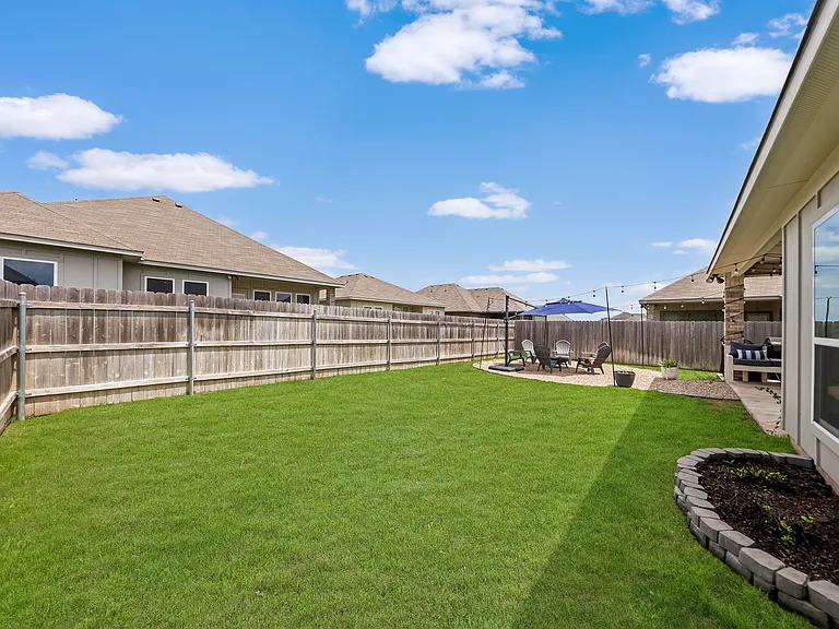 612 Pipe Creek Dr — Photo 26