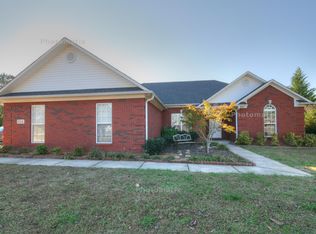 104 Jewell Cobb Ct, Owens Cross Roads, AL 35763