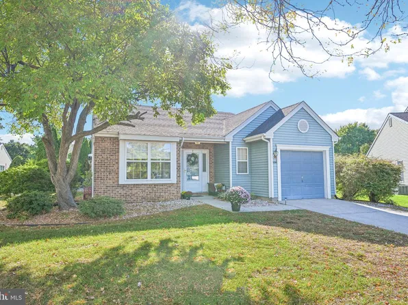 506 Violet Ct, Mount Laurel, NJ 08054