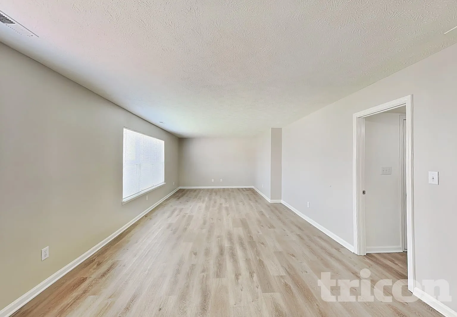 11118 Waterfield Place Indianapolis IN — Photo 4