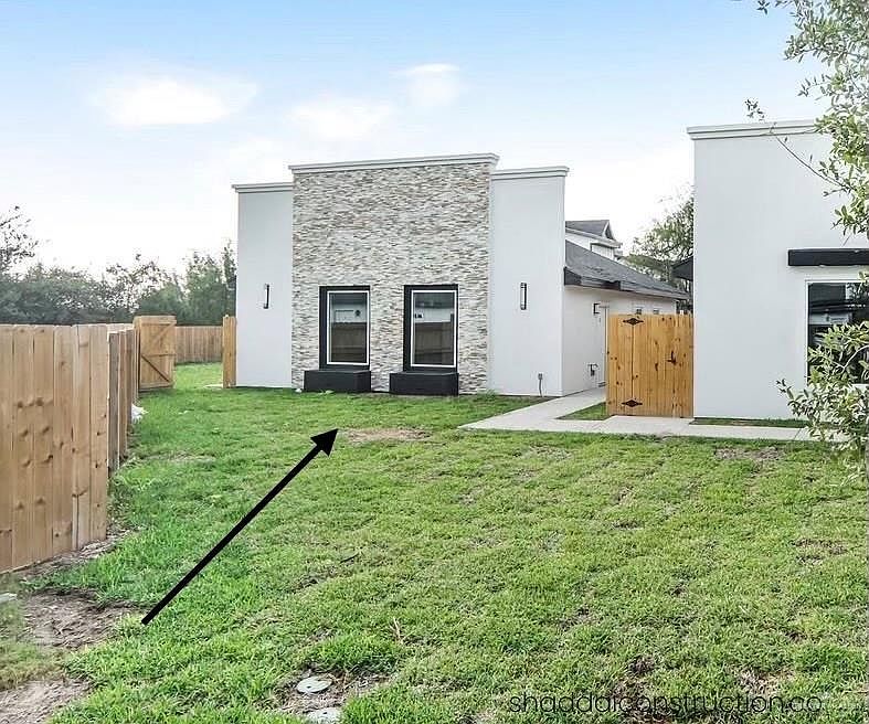 1st image of 104 Sunflower St #5