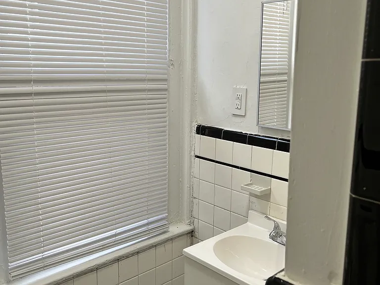 4946 N Broad St #3F — Photo 18