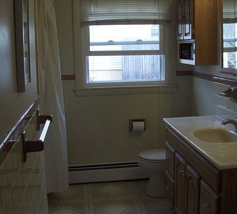 Large Bathroom with Plenty of Storage