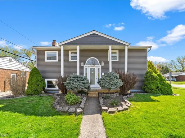 6525 Ledgebrook Dr, Brookpark, OH 44142