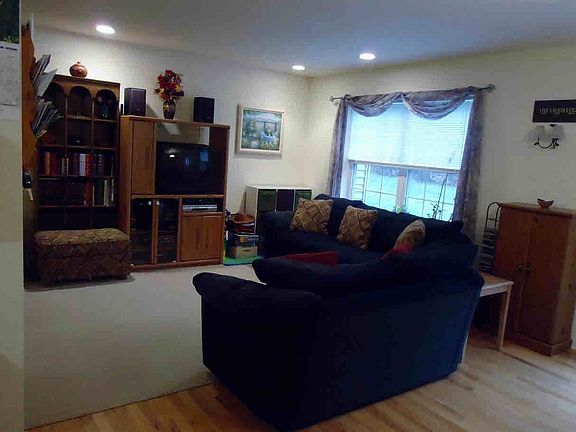 4th image of 187 Pinebrook Dr #187