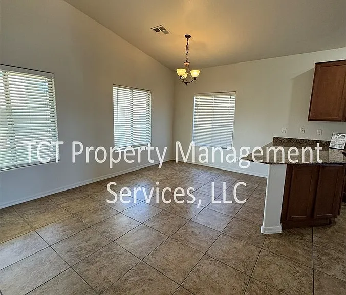 12128 W Tara Ln — Photo 6