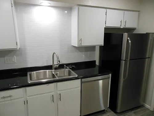 4th image of 245 N 56th St #2B-2Ba-1000Sqft